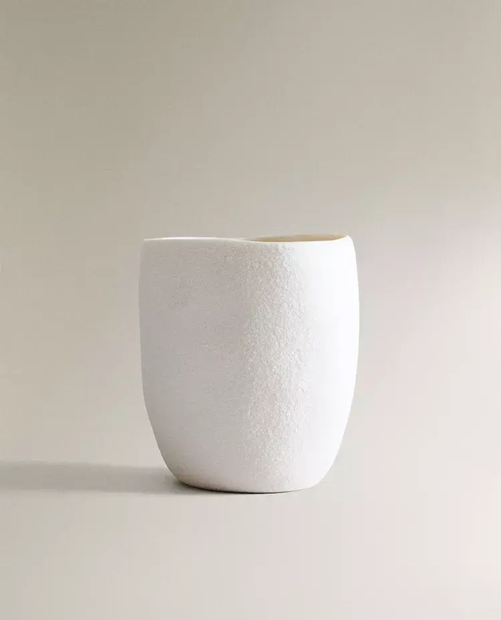 ZARA HOME СТАКАН ДЛЯ ЗУБНЫХ ЩЕТОК С РЕЛЬЕФНЫМ УЗОРОМ, БЕЛЫЙ