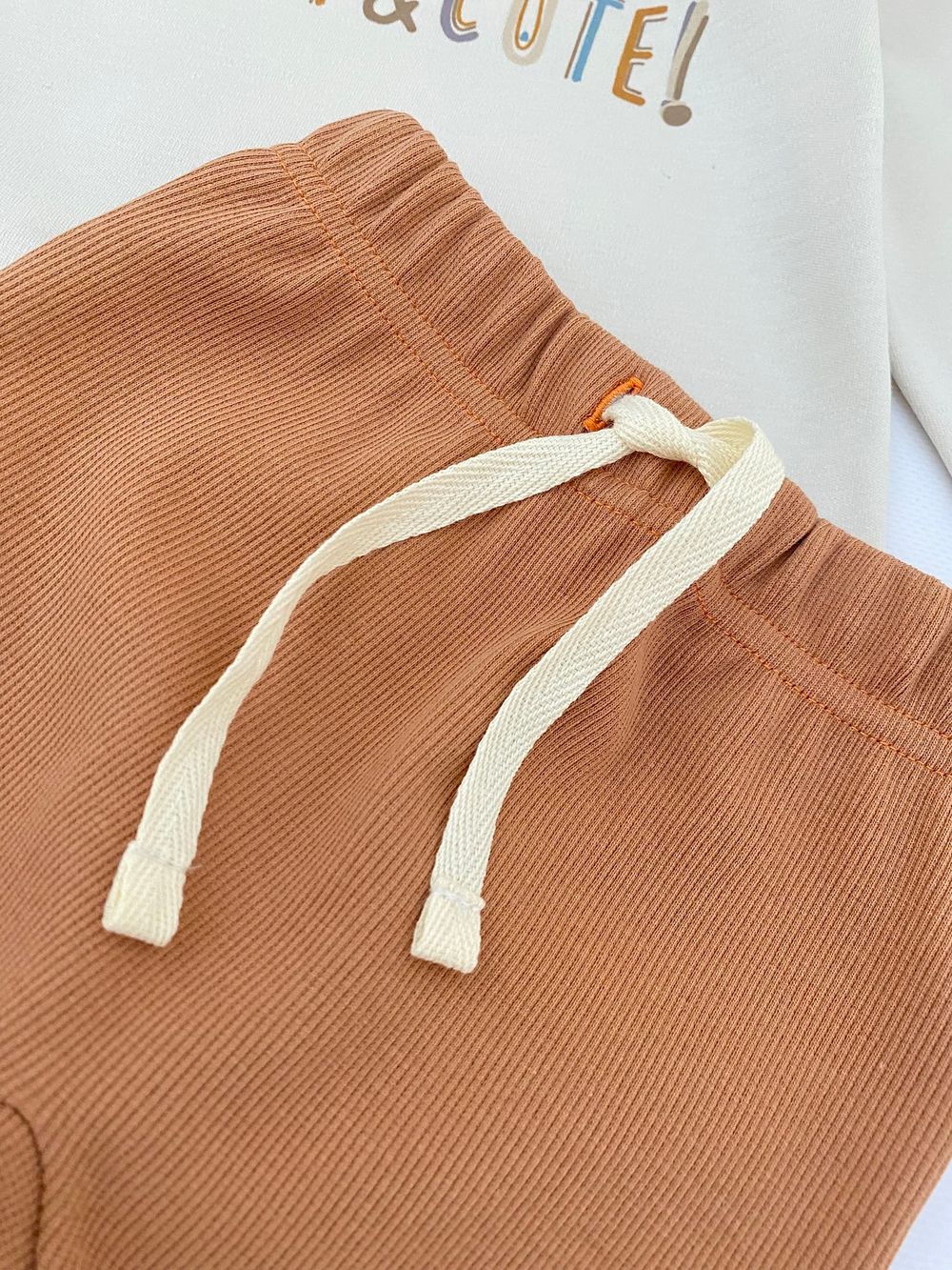 Комплект (штанишки + кофточка)