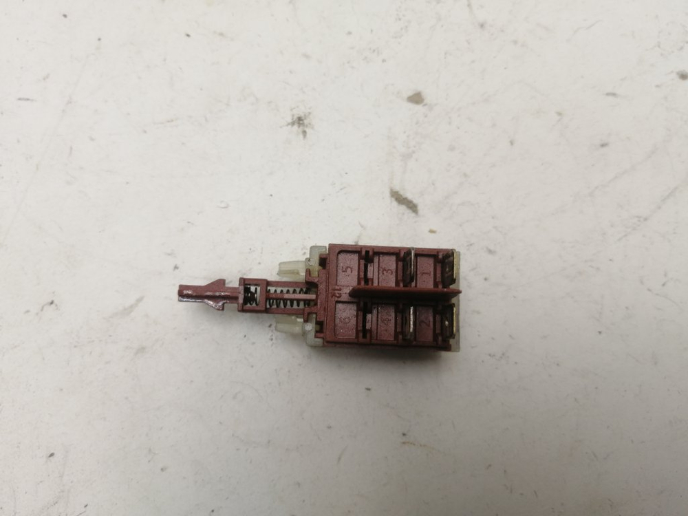WMD75105BL кт98 Сетевая кнопка для стиральной машины Beko WMD75105BL б/у
