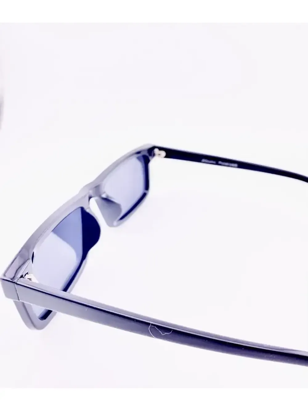 Солнцезащитные очки с поляризацией