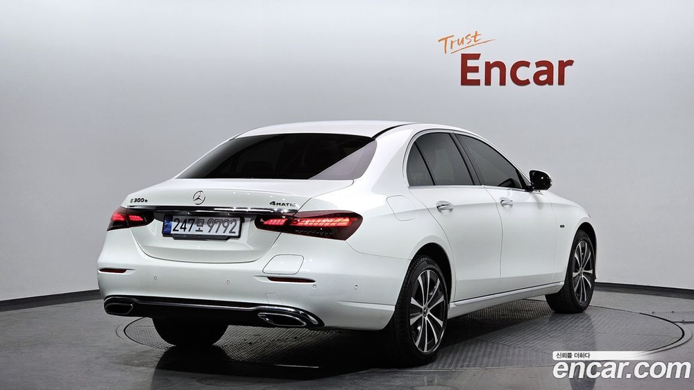 Mercedes-Benz E-Class W213 E300e 4MATIC Exclusive (02.2021)