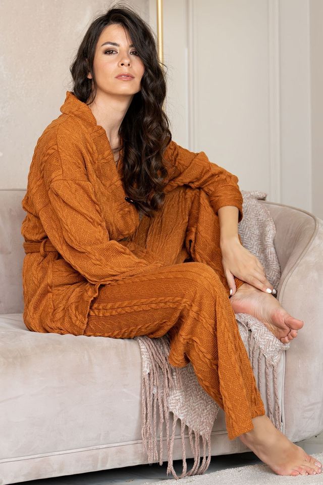 Горчичный комплект Carrie из кардигана и брюк