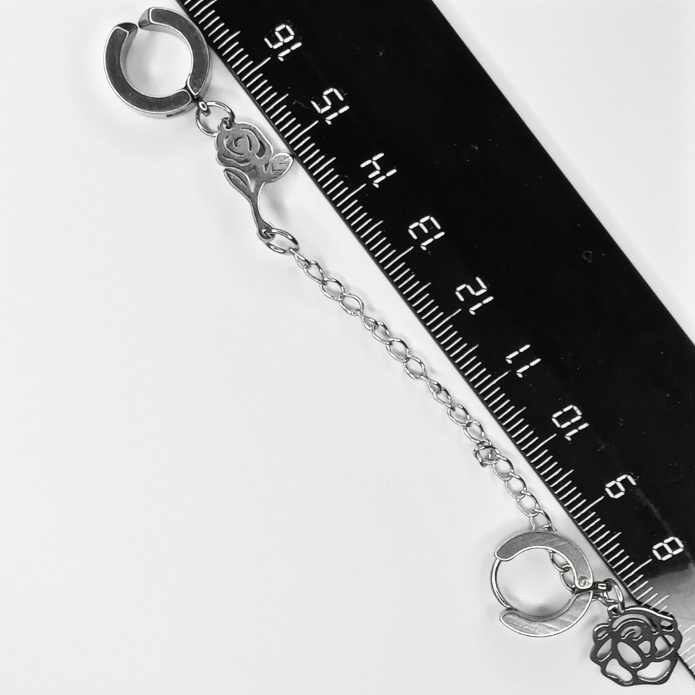 Серьга-кольцо + клипса обманка с цепочкой и подвесками "Розы" ( две сережки соединенный цепочкой). Медицинская сталь. Цена за набор.
