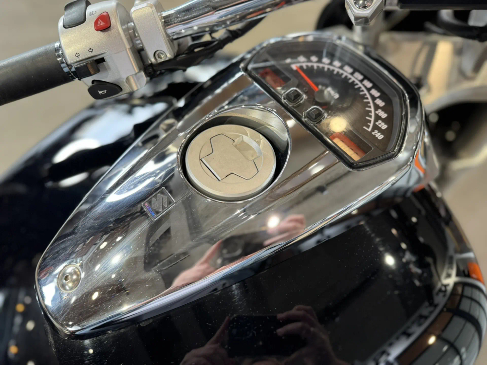 Suzuki Boulevard M109R