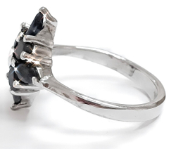 Ювелирное кольцо из серебра 925 пробы,вставка сапфир,размер 17.5