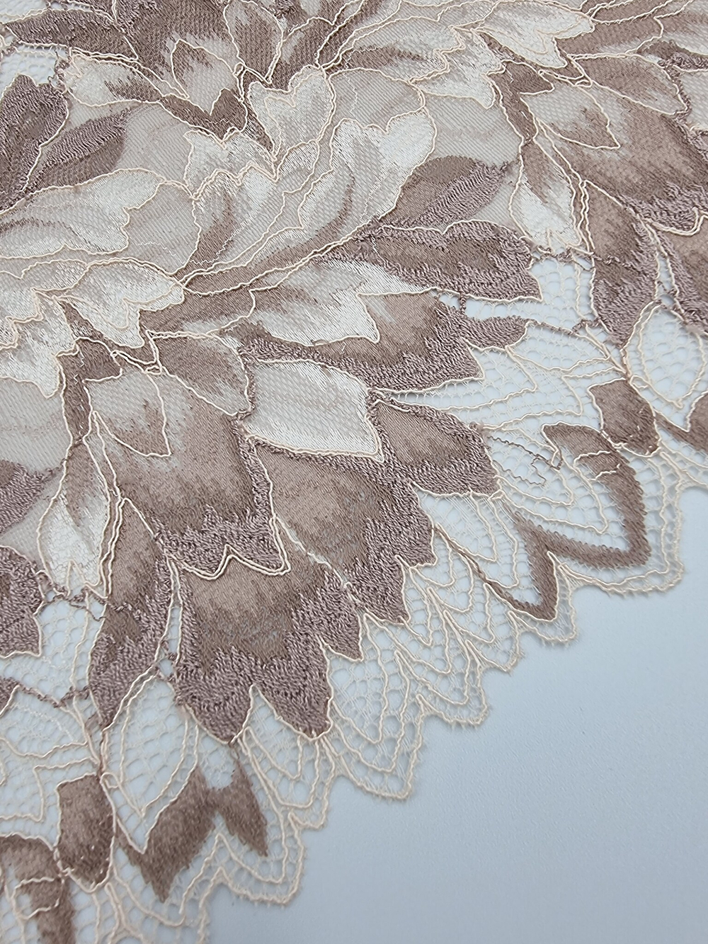 Кружево эластичное бежевый/кофейная роза К720
