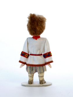 Фарфоровая кукла коллекционная Деревенский мальчик