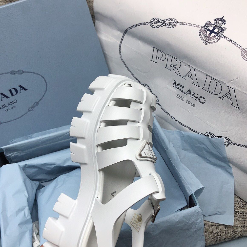 Сандали Prada