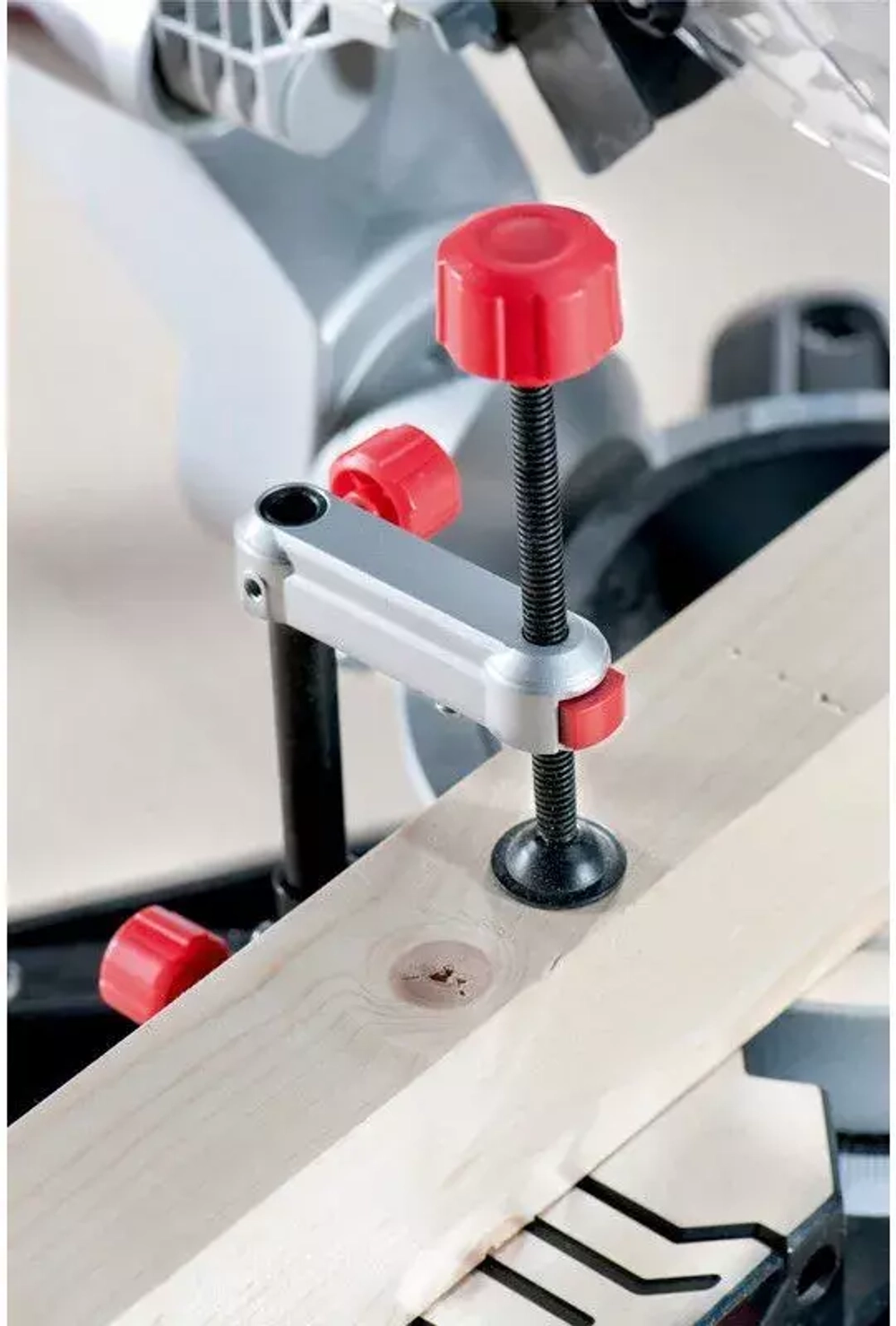 Торцовочная пила Metabo KGS 216 M Set (690827000)