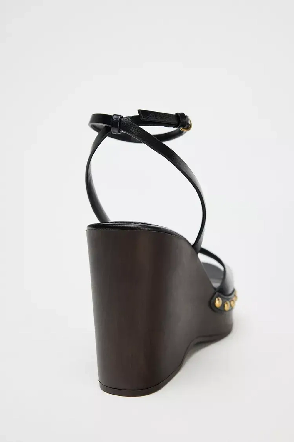 ZARA БОСОНОЖКИ НА ПЛАТФОРМЕ С ЗАКЛЕПКАМИ, ЧЕРНЫЙ