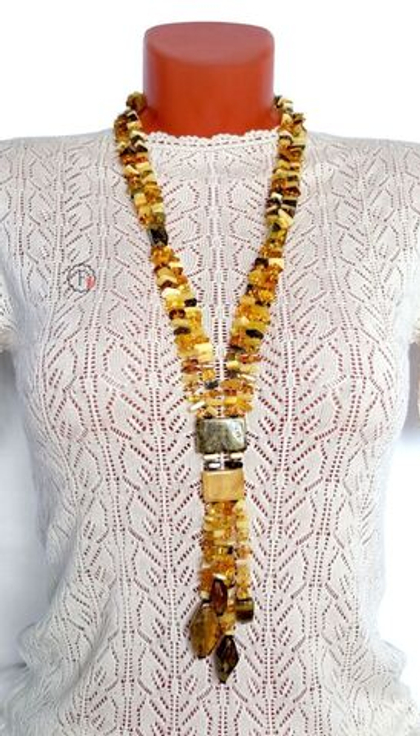 сотуар из янтаря лимонного и зелёного цвета