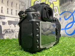 Nikon D700 109.000 кадров