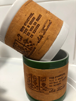 Кружка малая фарфоровая без ручки c берестой и с цитатами Толстого. Tolstoy forever.