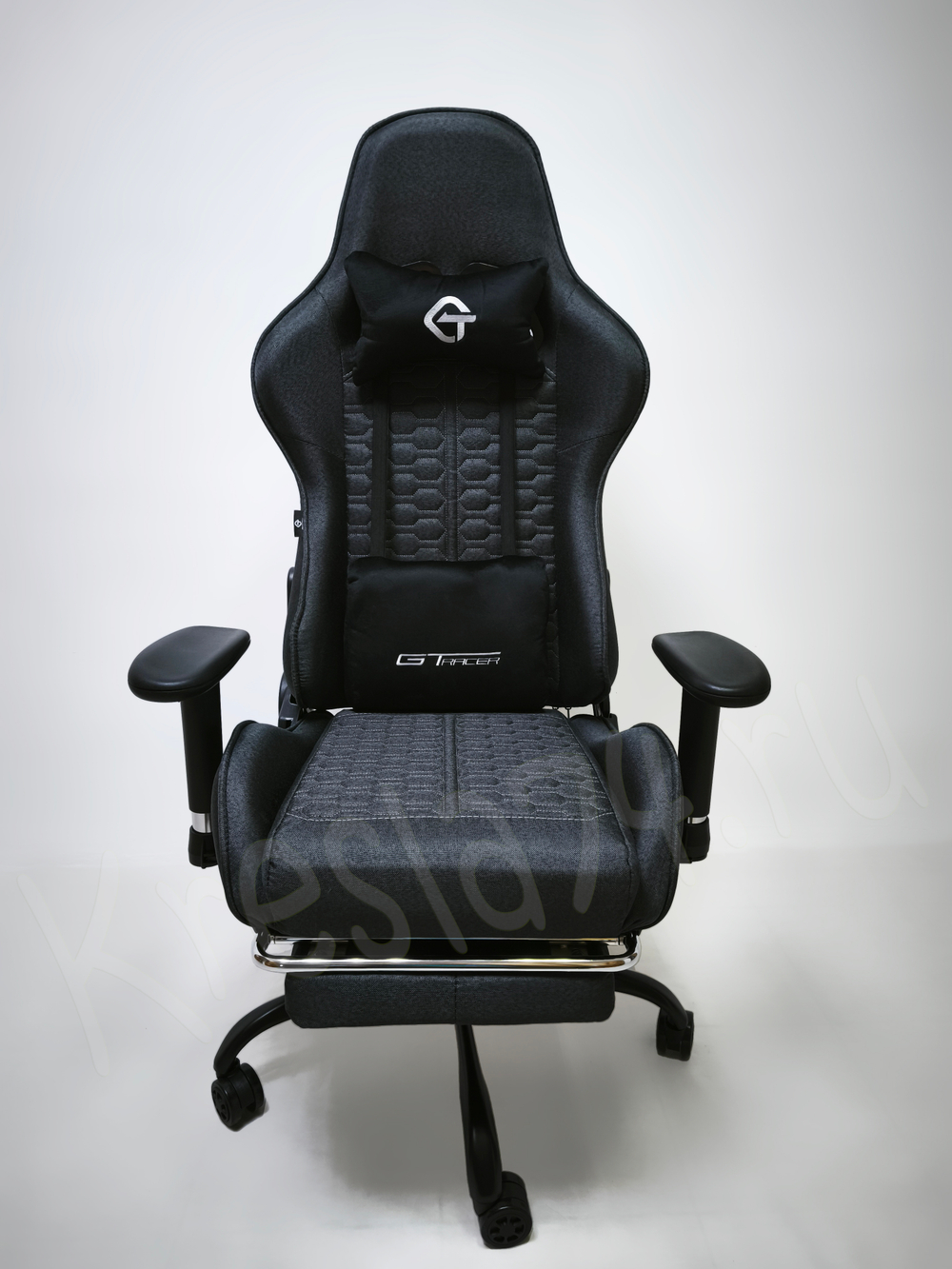 Геймерское кресло из ткани. Серое