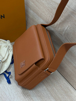 Сумка-мессенджер Louis Vuitton