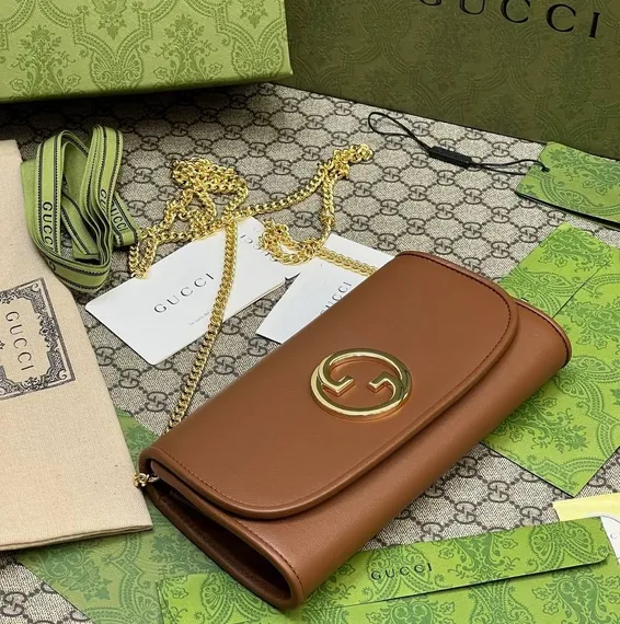Кошелек на цепочке Gucci Blondie Continental коричневый