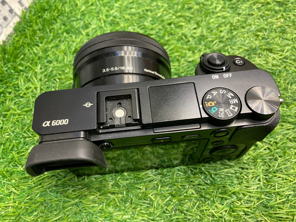Sony A6000 kit 16-50mm 3.5-5.6 OSS 15.200 кадров