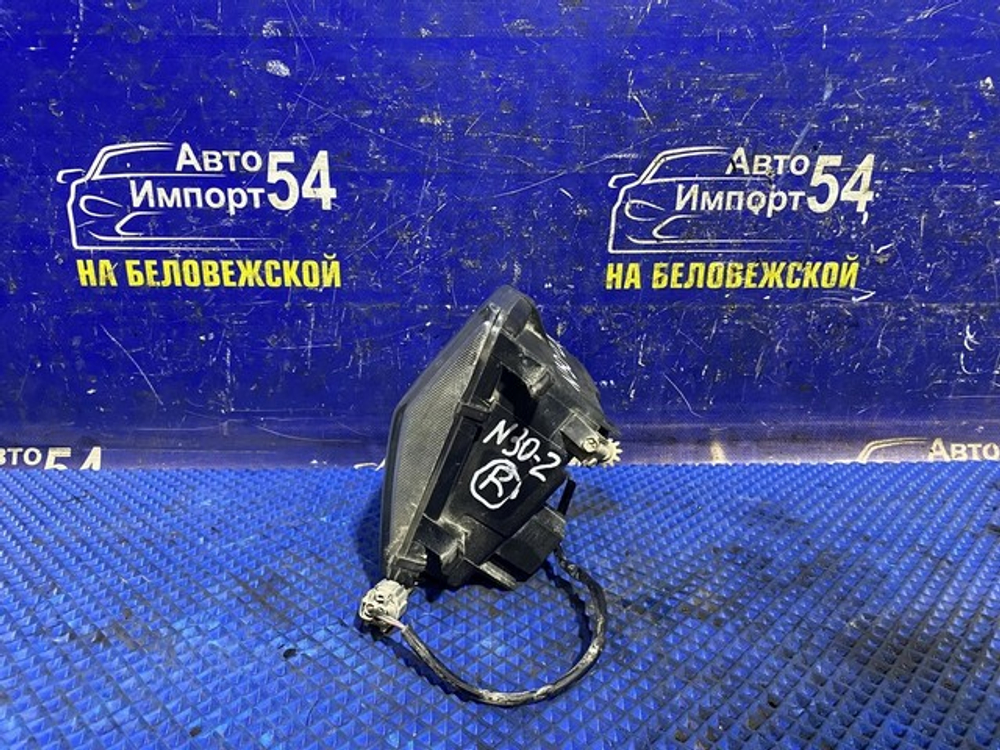 Туманка правая NISSAN R'NESSA 1997