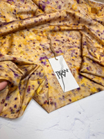 Курточно-плащевая принтованная ткань без пропитки (Altuzarra, 100%полиэстер, Нежно-желтый фон с бежевым/фиолетовые брызги звездного неба, 150, 89 гр/м2)