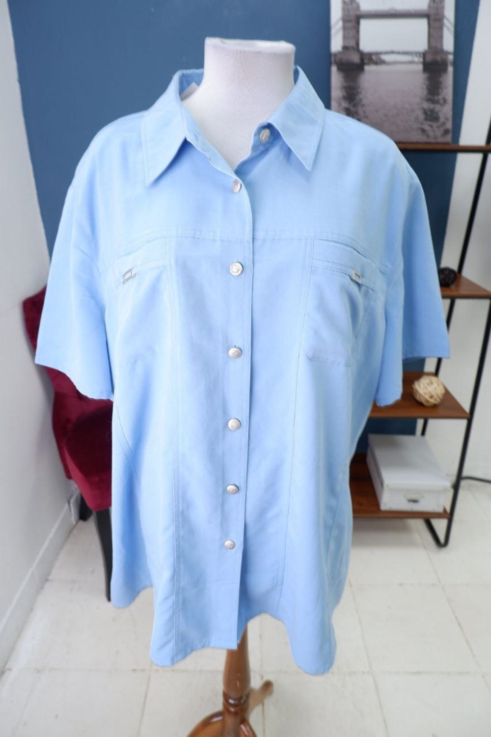 Блузка лаконичная голубая 60 размер