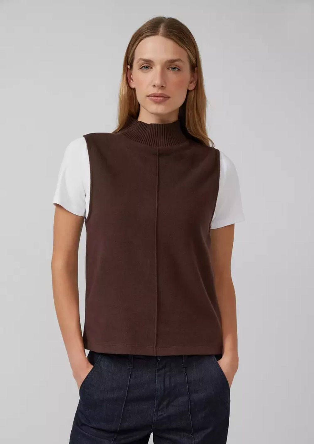 Джемпер без рукавов