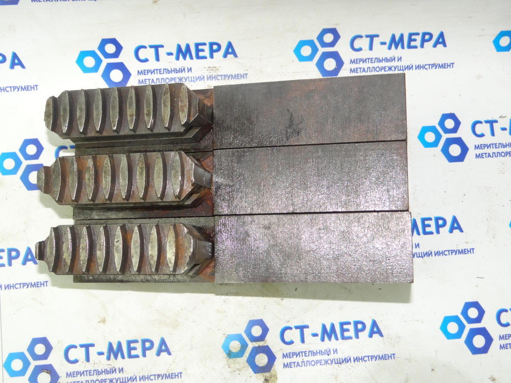 Комплект из трех сборных кулачков для токарного патрона (предположительно 250–400 мм)