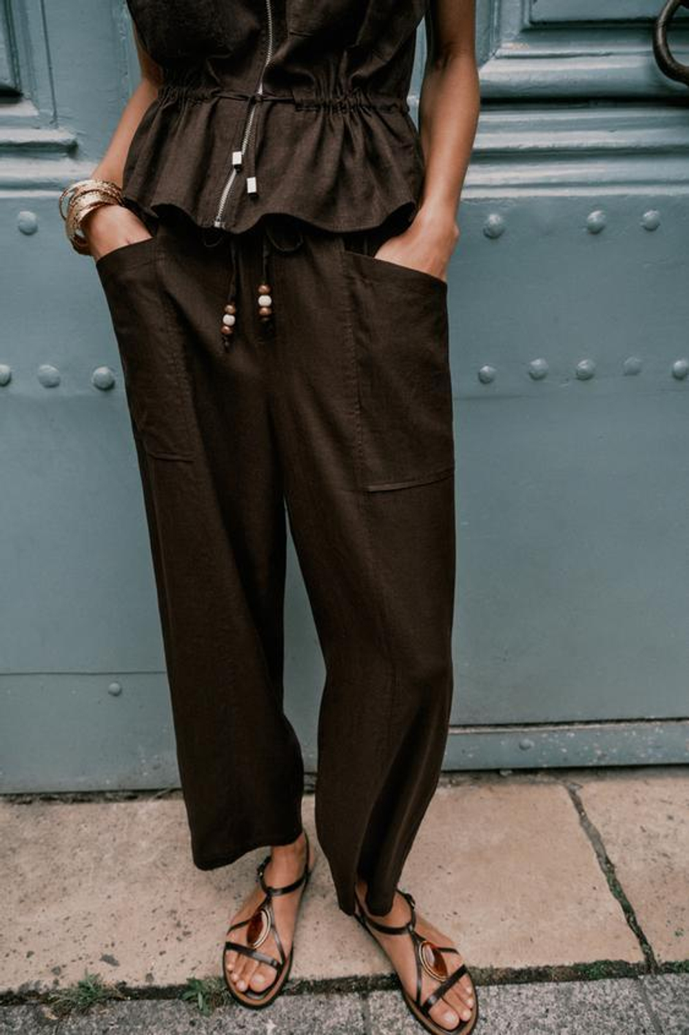 ZARA БРЮКИ ИЗ ЛЬНЯНОЙ ТКАНИ С БУСИНАМИ НА ШНУРКЕ, КОРИЧНЕВЫЙ