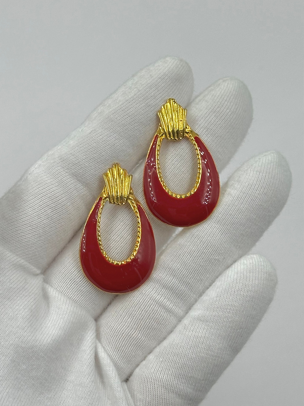 Серьги с красной эмалью