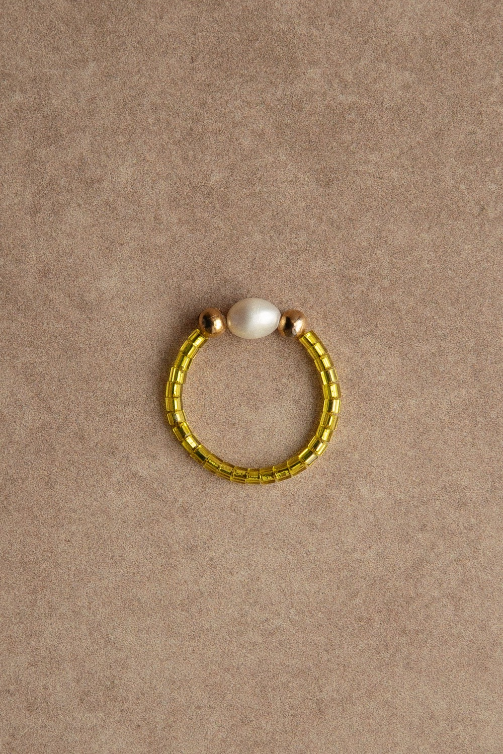 Кольцо из бисера, желтый