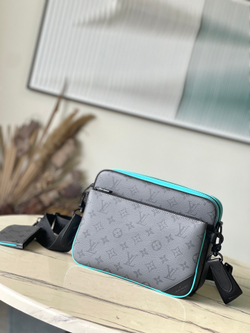 Louis Vuitton Trio Messenger