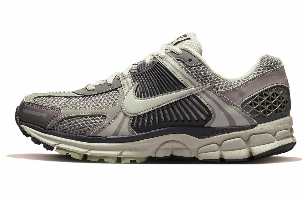 Кроссовки Nike Air Zoom Vomero 5 (Женская размерная сетка)