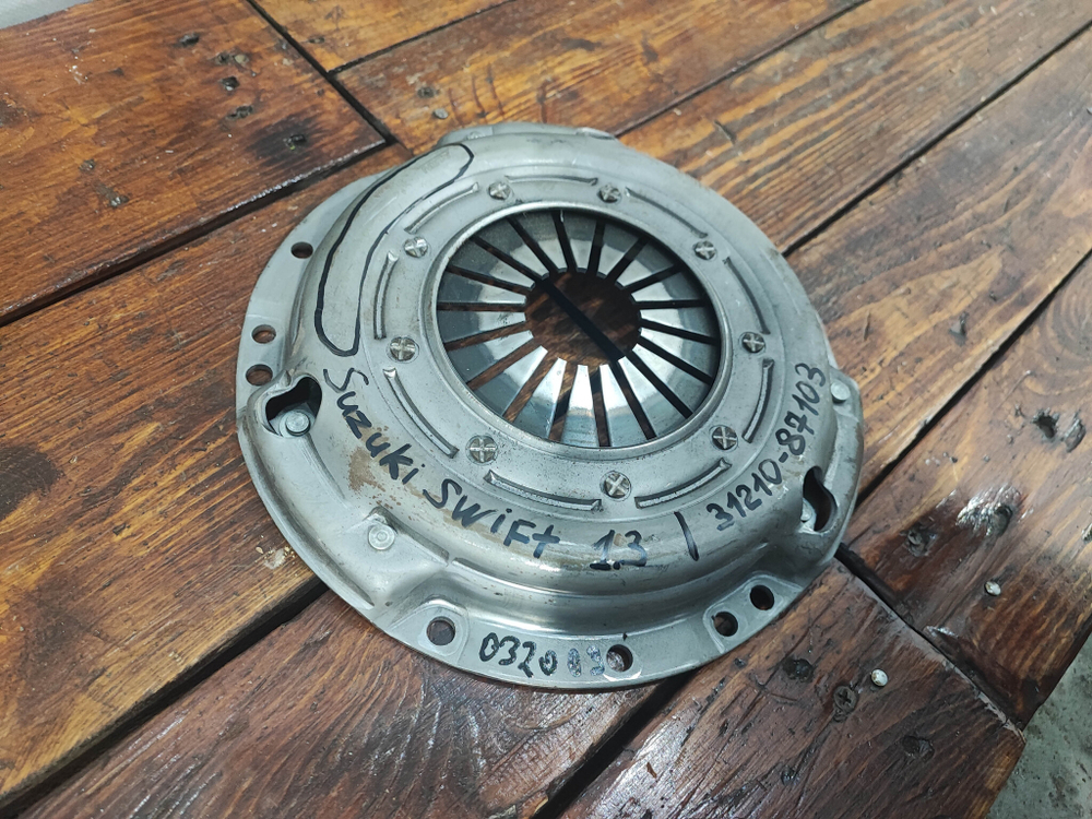 Корзина сцепления Suzuki Swift 3  Новая 3121087103