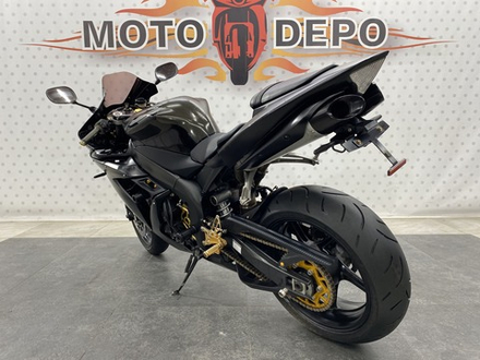 Yamaha YZF-R1 , 2005