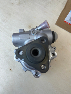 Насос гур бизнес Cummins 2.8