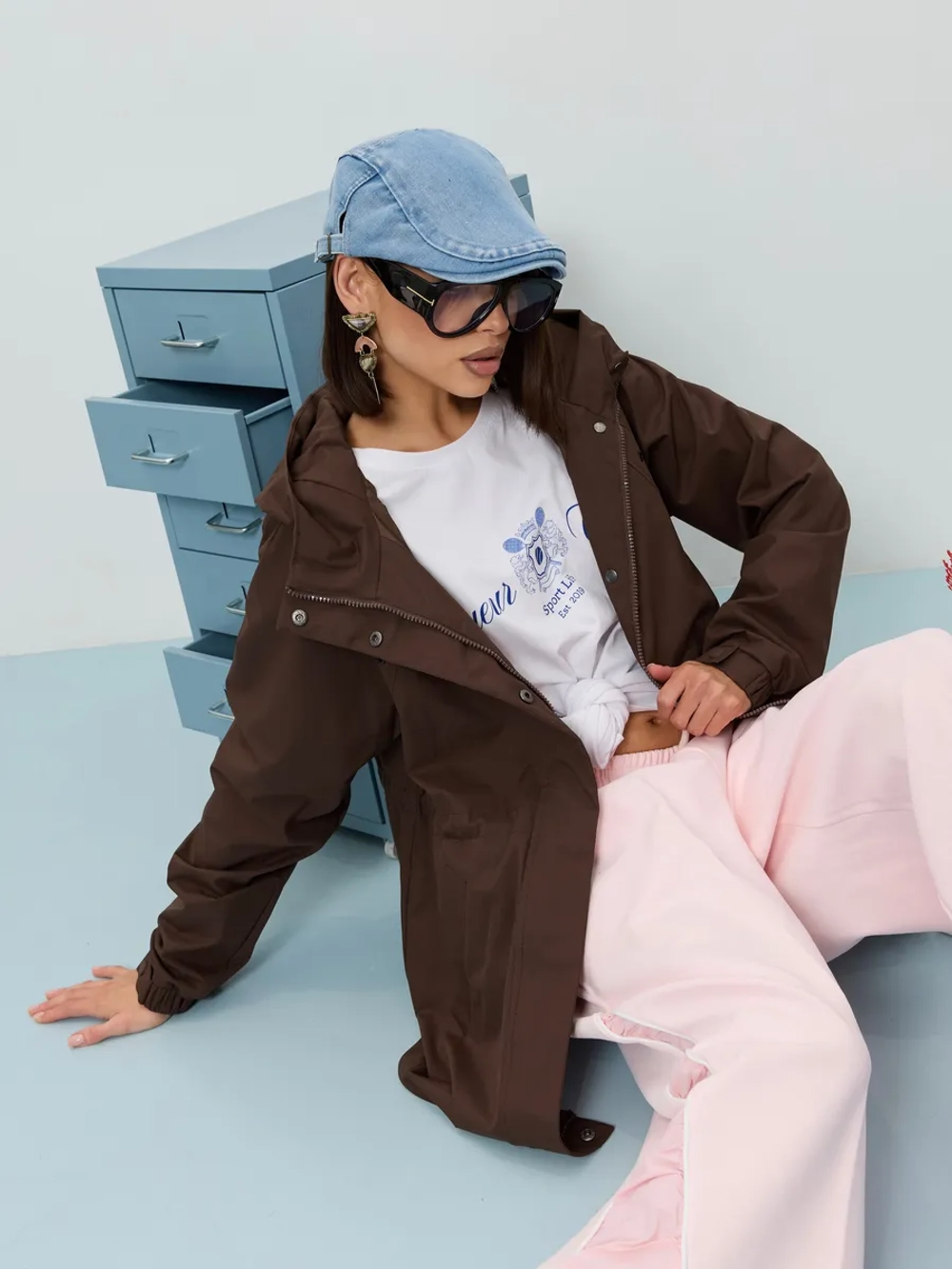 Ветровка с капюшоном удлиненная