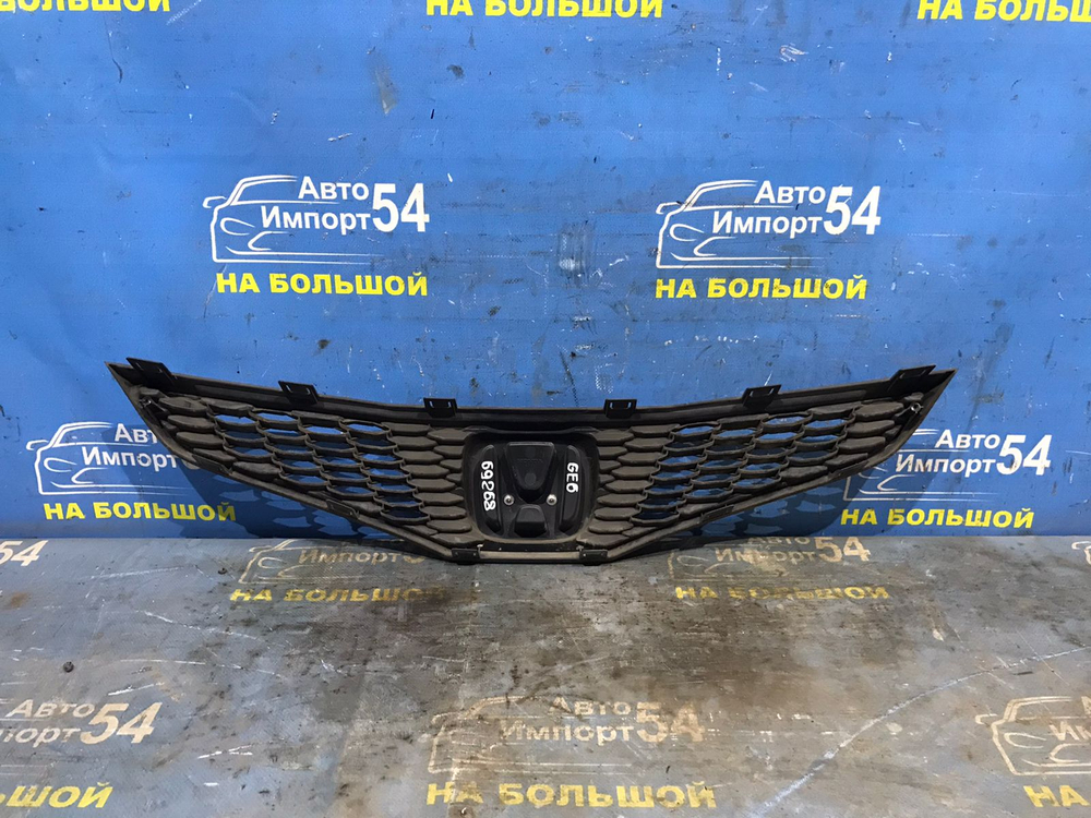 Решетка радиатора Honda FIT 2007-2010