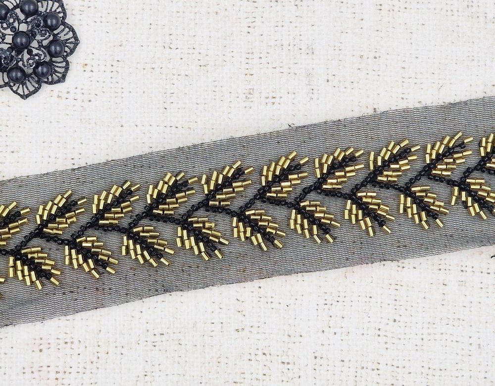 Тесьма декоративная вышивка стеклярус, ш. 2,5 см, чёрный с золотом