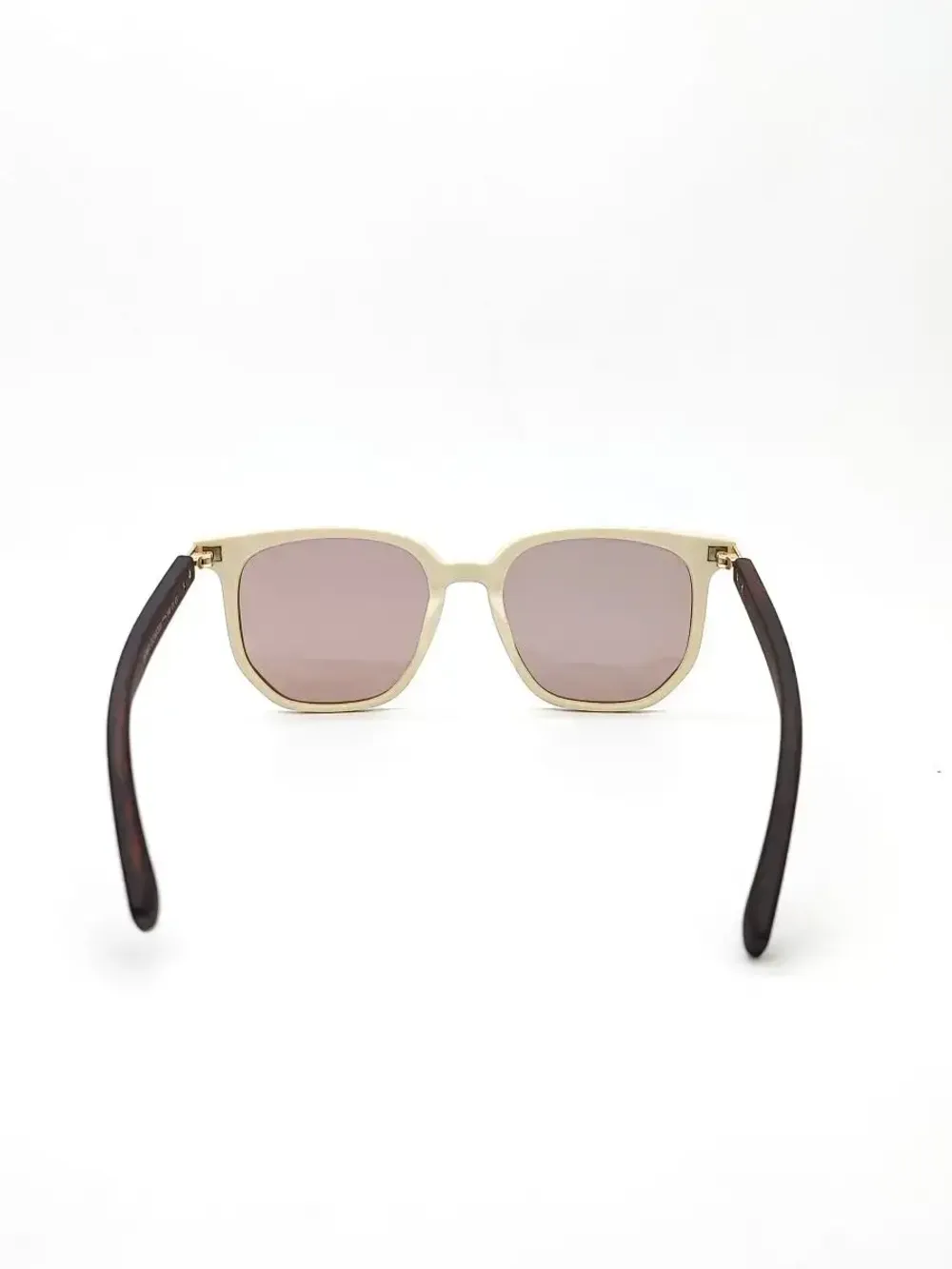 Очки солнцезащитные