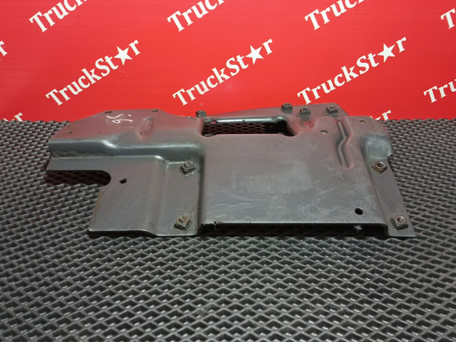 Кронштейн усилителя бампера правый