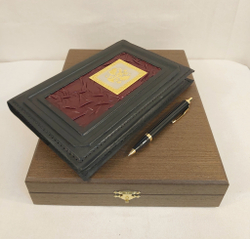 Набор "Ежедневник "Герб РФ" (златоустовская гравюра) из натуральной кожи со съемной обложкой и ручкой Parker"