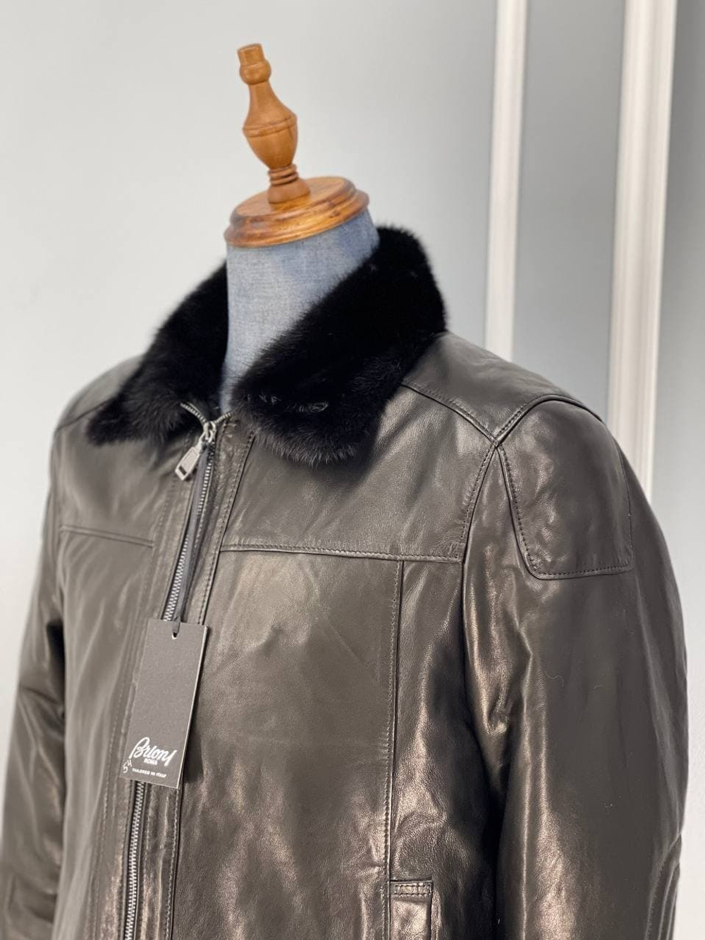 Кожаная куртка Brioni