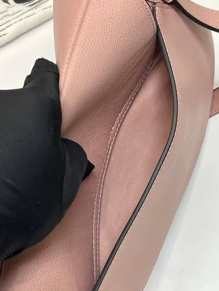 Сумка Dior Saddle с ремнем розовый