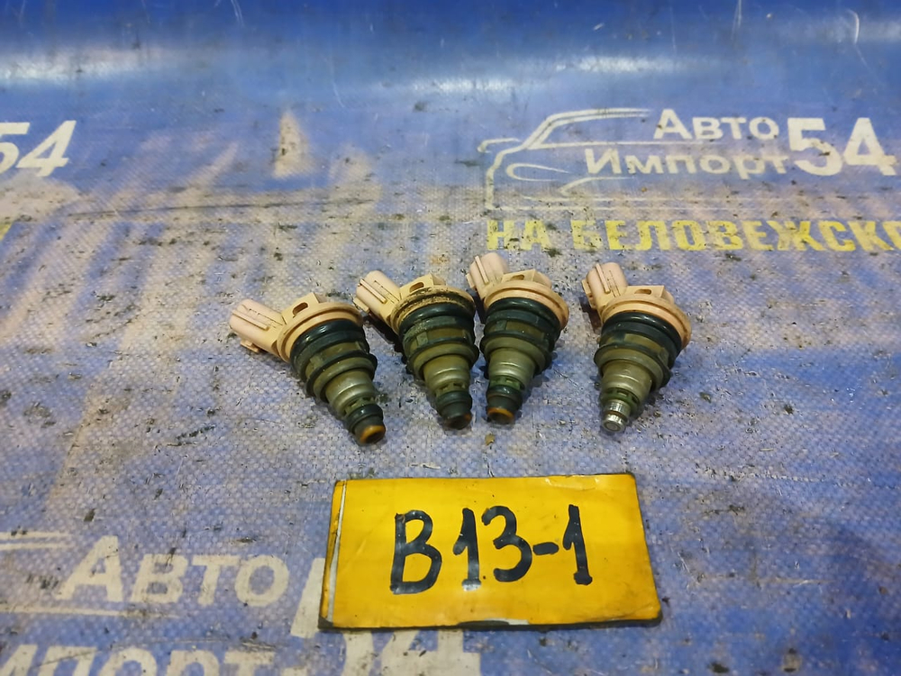 Форсунка топливная NISSAN SUNNY 1990