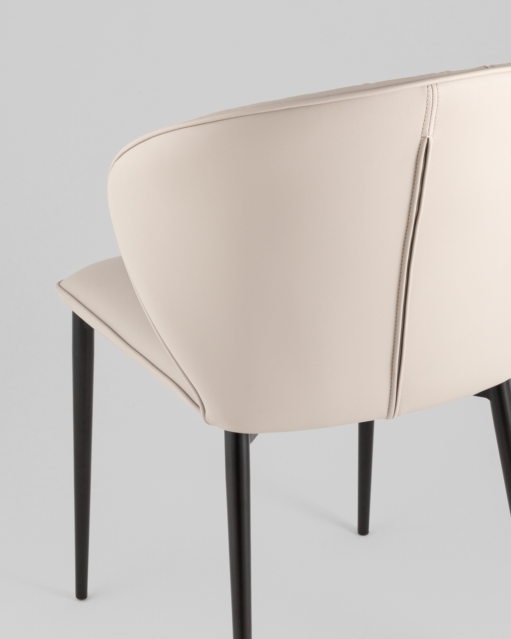 Стул обеденный Deia светло-серая экокожа черные ножки