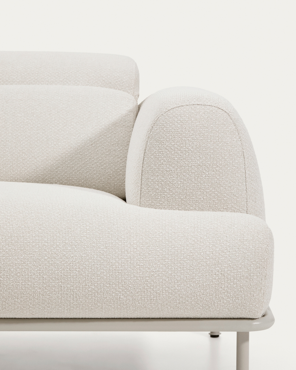 Диван Aurum 3-местный цвета экрю с откидным подголовником 234  см