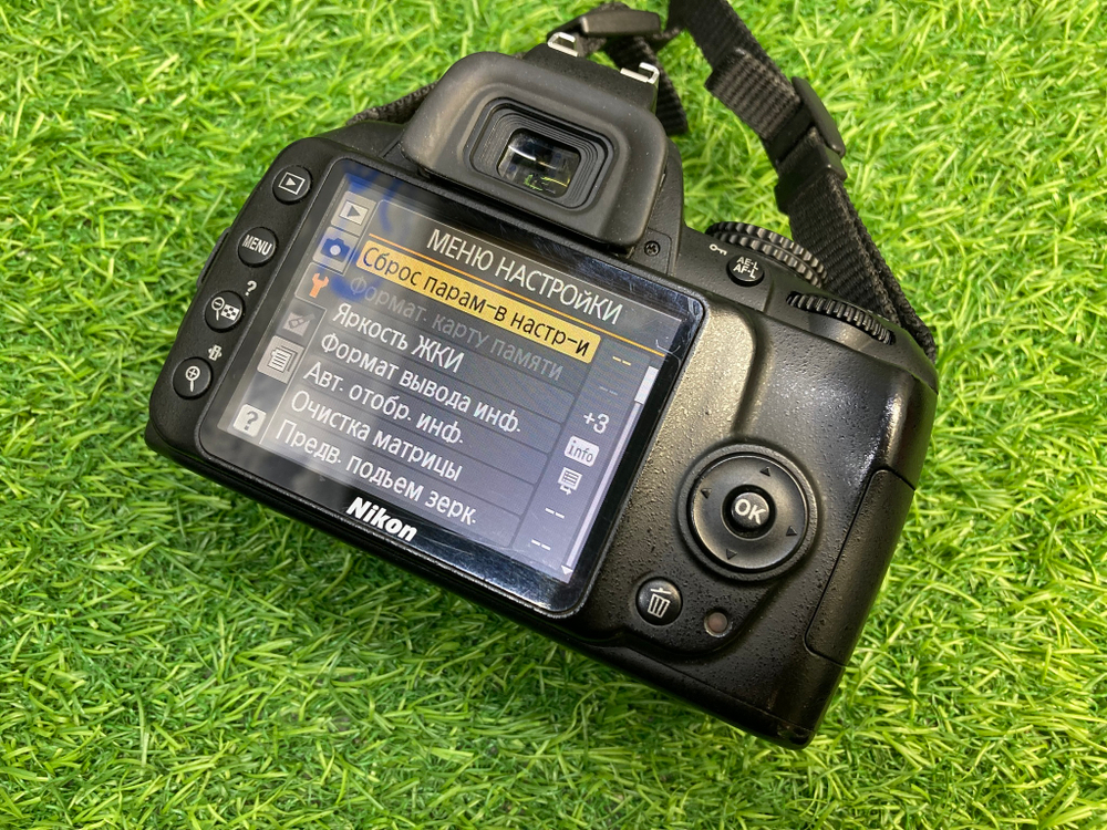 Nikon D3000 Kit 18-55mm Покупка/Продажа