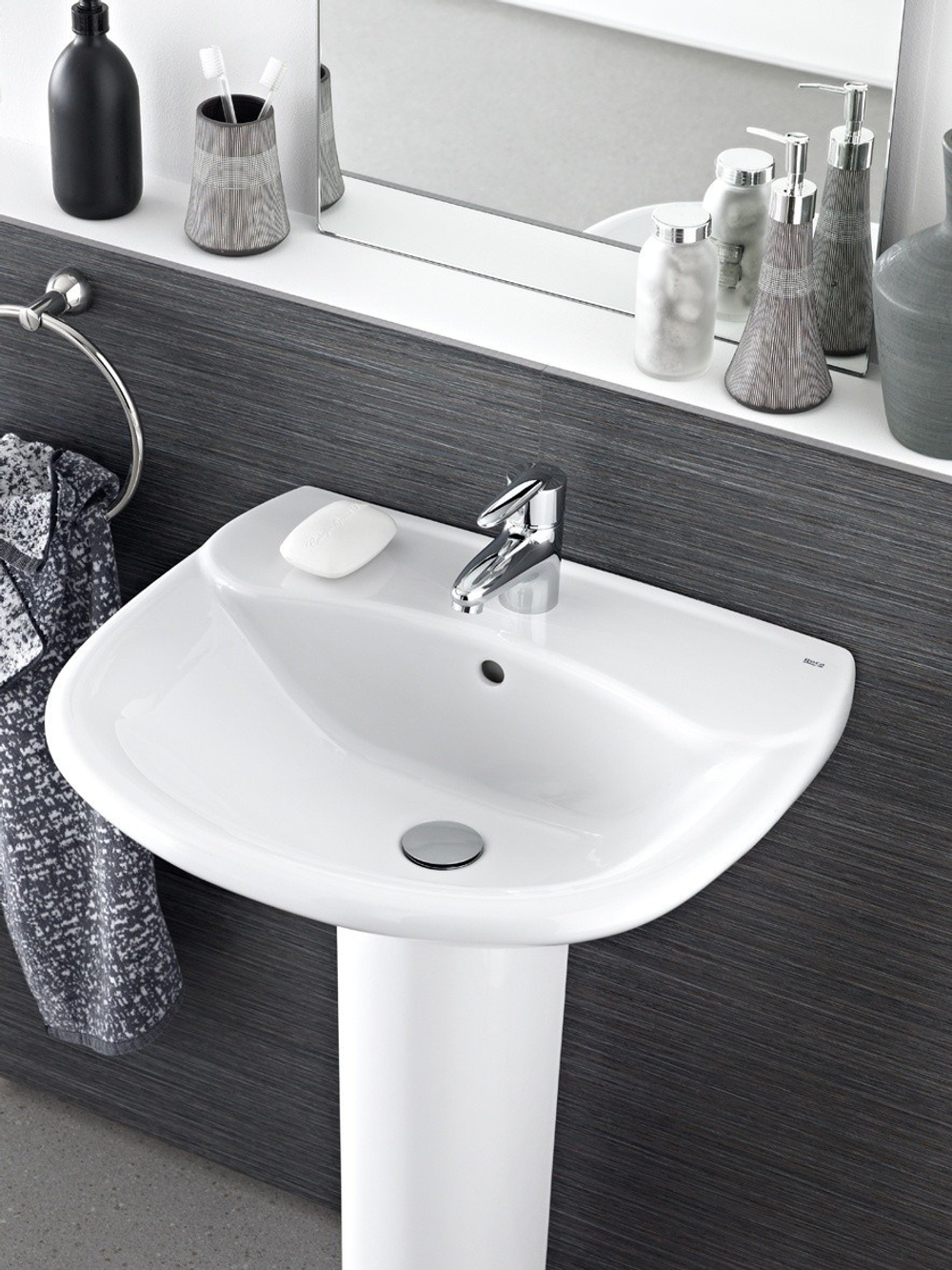 Раковина   Roca Giralda 327462000  63х50см.