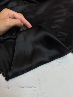 Вискоза жаккардовая подкладочная (Valentino, 100%вискоза, Густой черный/логотип бренда, 140, 110 гр/м2)