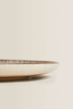 ZARA HOME ФАРФОРОВАЯ ОБЕДЕННАЯ ТАРЕЛКА С ОБОДКОМ ПОД СТАРИНУ, ЭКРЮ