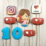 Девочка №8 с телефоном